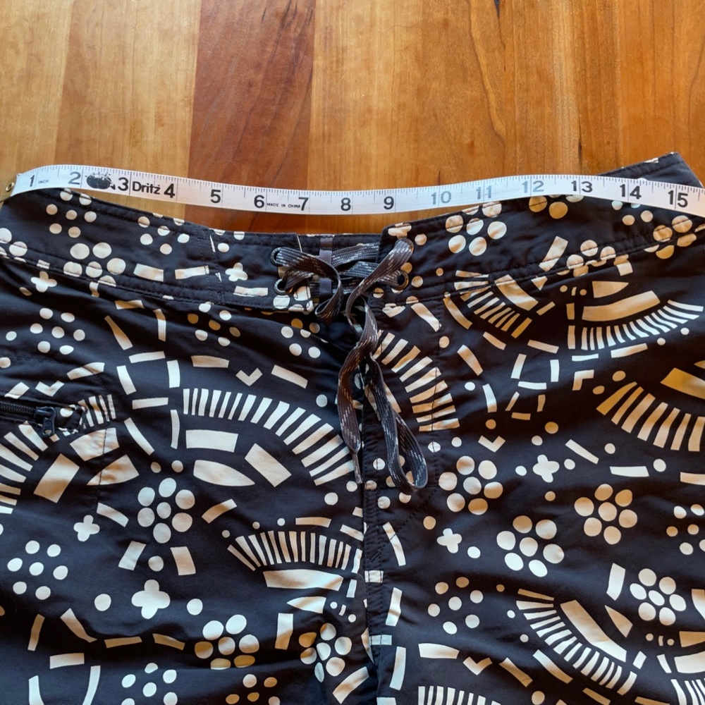 ⭐️ Patagonia Swim Shorts - Like New Condition - Picture 6 of 9